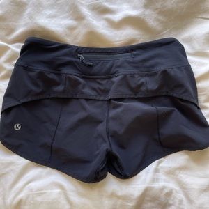 LULU SHORTS BLACK